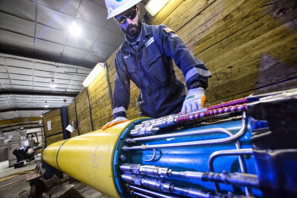 Subsea Landing String